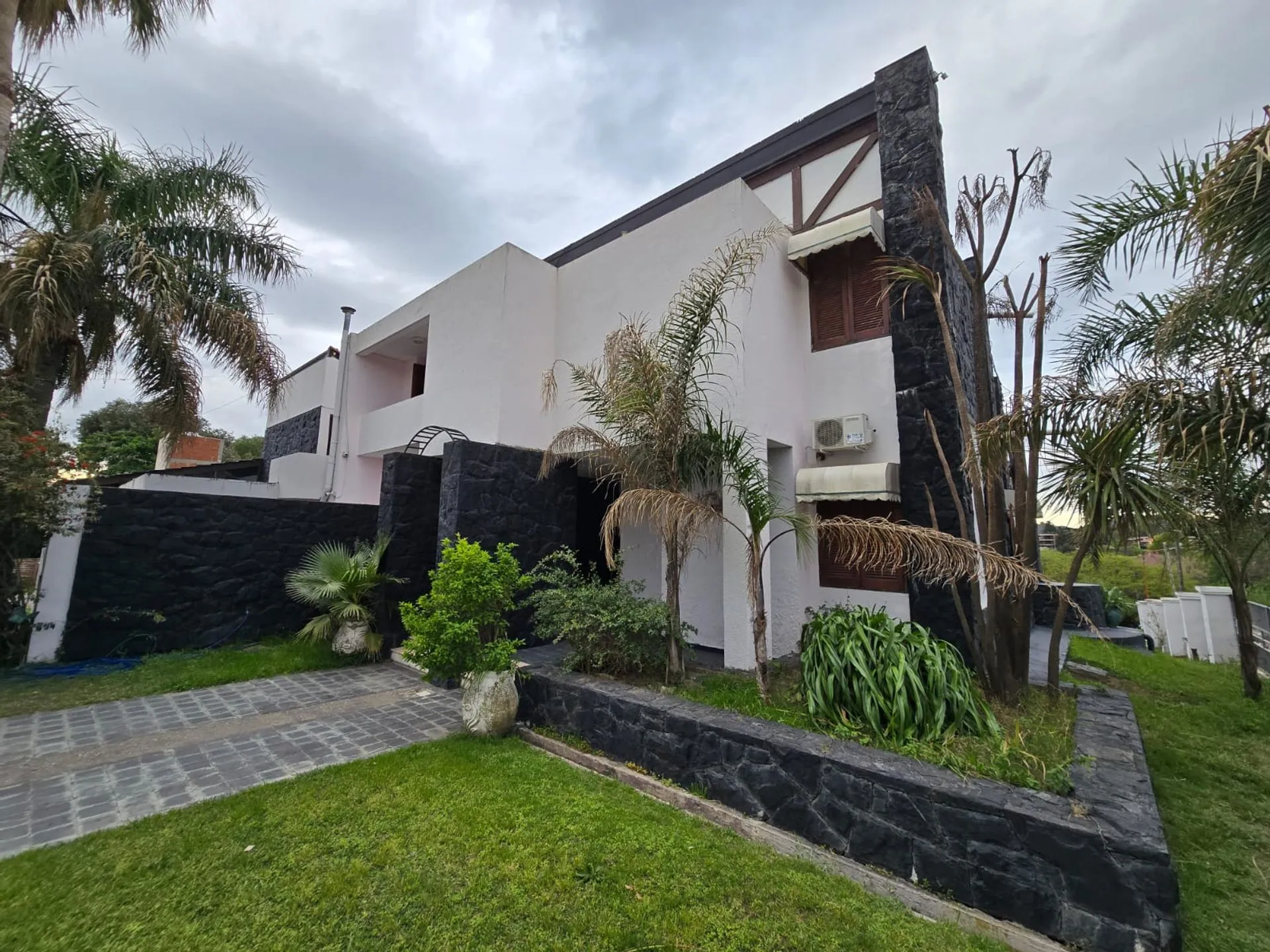CASA COSTA AZUL CARLOS PAZ CORDOBA A MTS DEL LAGO APTA CREDITO PILETA CLIMATIZADA TERRAZA QUINCHO 5 DORMI APTO VIVIENDA TURISMO O COMERCIAL VENTA