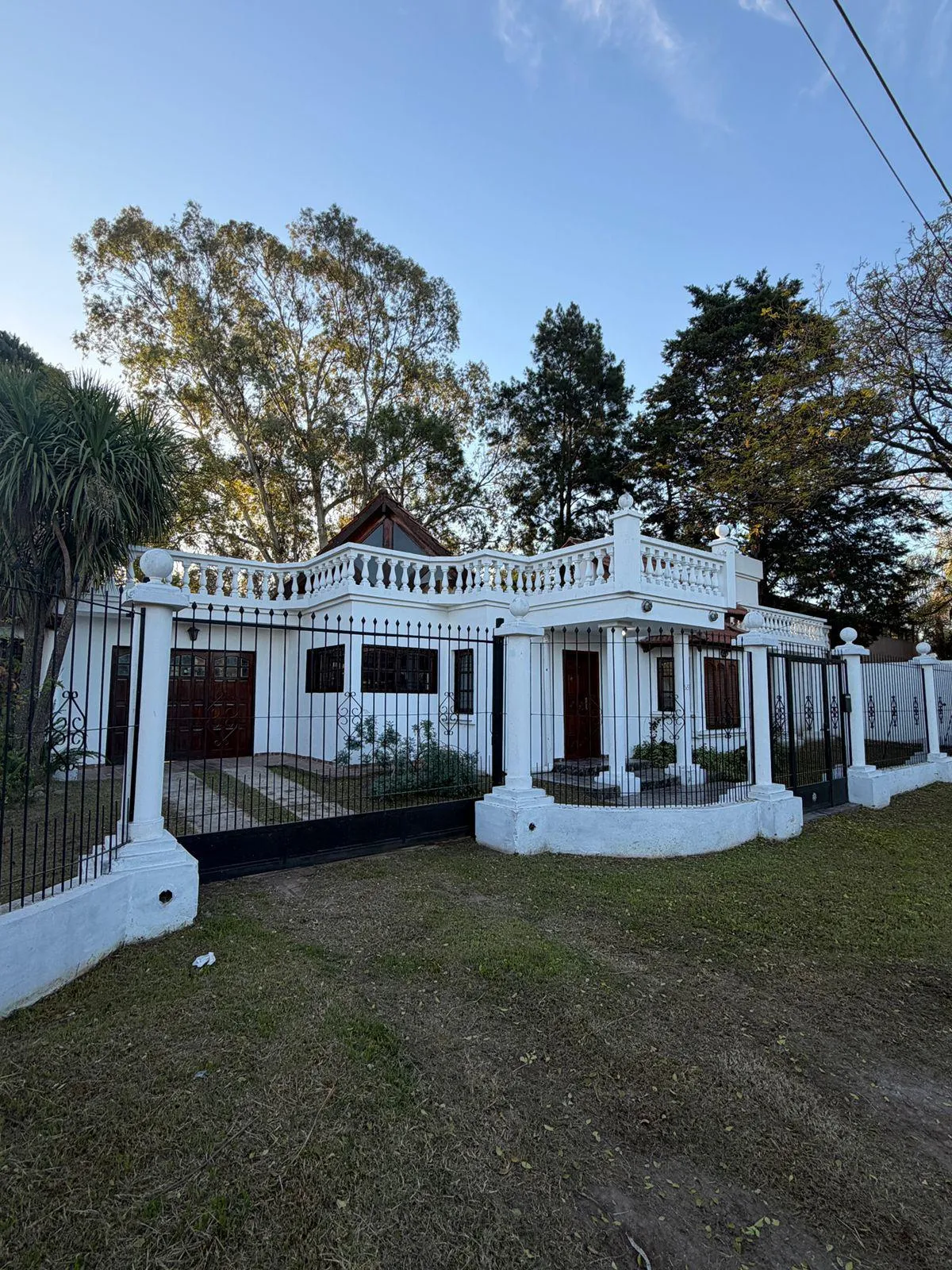 SE VENDE EN GRANJA DE FUNES ESPECTACULAR CASA  CON AMPLIO PATIO Y QUINCHO SOCIAL