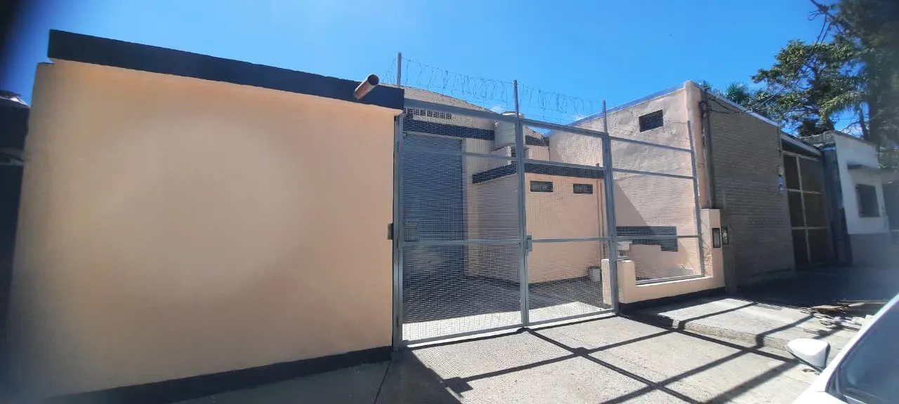 GALPON A LA VENTA CENTRO DE LA CALERA!