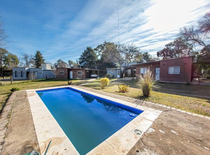 Casa · 205m² · 6 Ambientes · 3 Cocheras