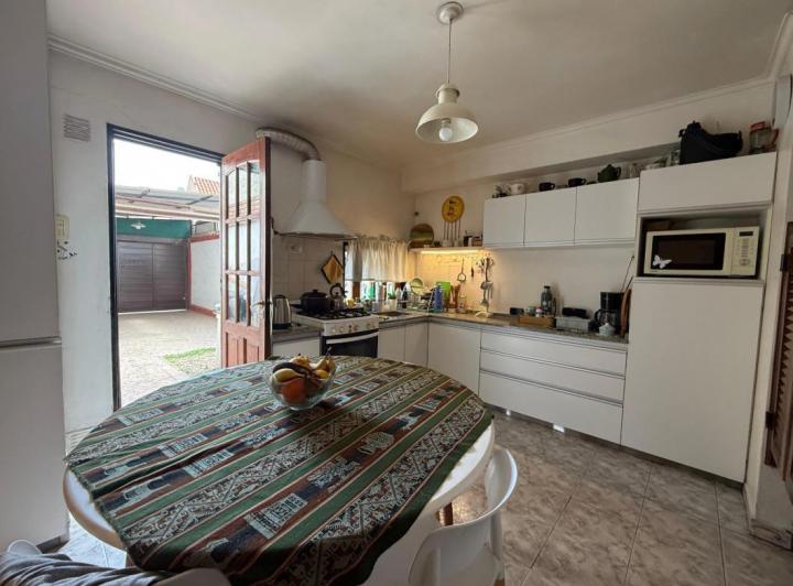 Casa · 100m² · 5 Ambientes · 1 Cochera