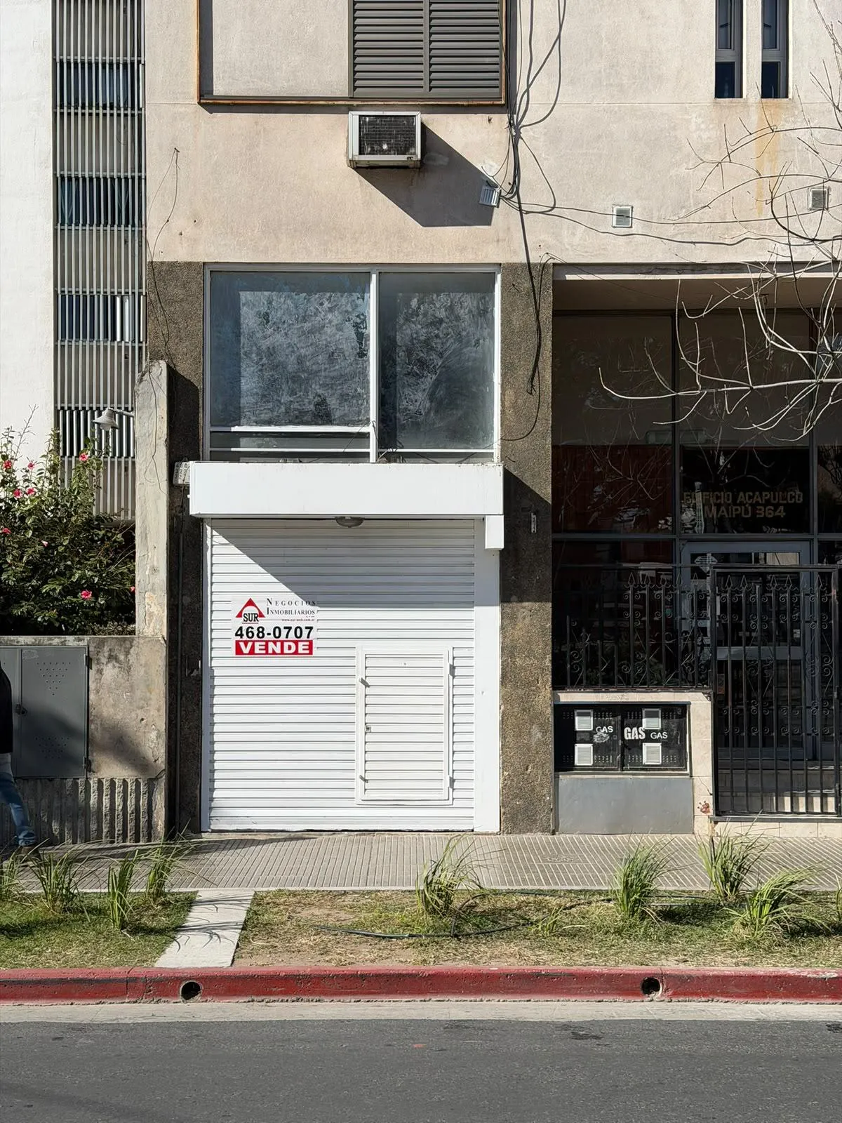 EXCELENTE LOCAL COMERCIAL SOBRE AVENIDA MAIPÚ  GRAN VISIBILIDAD Y PLANTA LIBRE