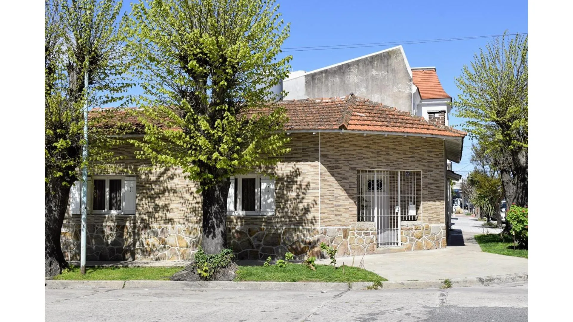 venta chalet cuatro ambienes