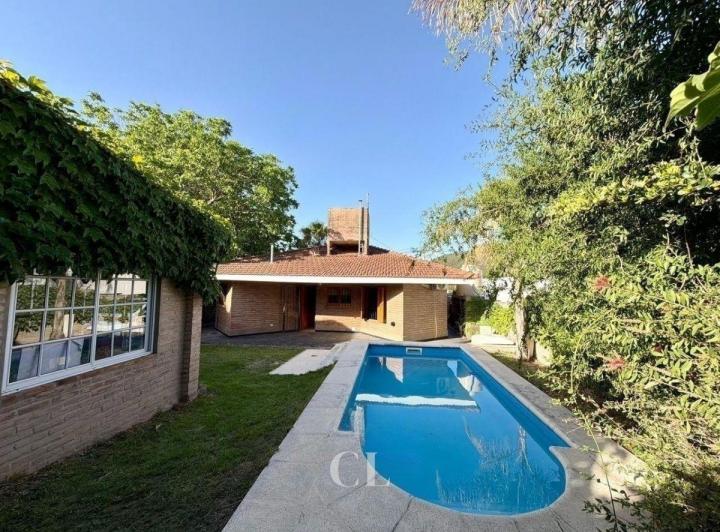 Casa · 158m² · 7 Ambientes · 1 Cochera