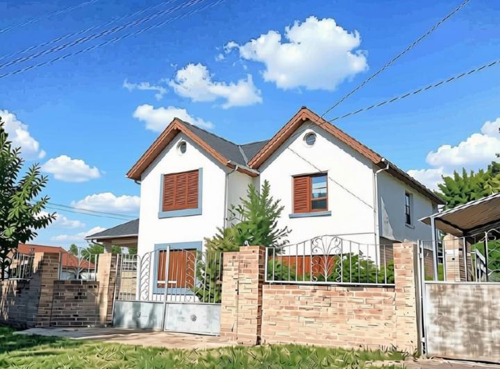 Casa · 165m² · 4 Ambientes · 3 Cocheras