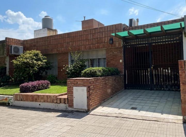 Casa · 175m² · 3 Ambientes · 1 Cochera