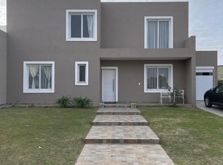 Casa · 271m² · 5 Ambientes