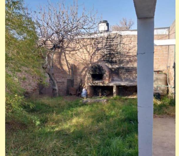 Casa · 180m² · 5 Ambientes · 1 Cochera