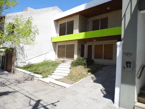 Casa en Alquiler en Neuquen, Confluencia