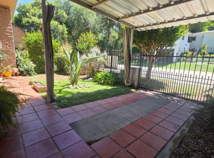 Casa · 398m² · 4 Ambientes · 1 Cochera