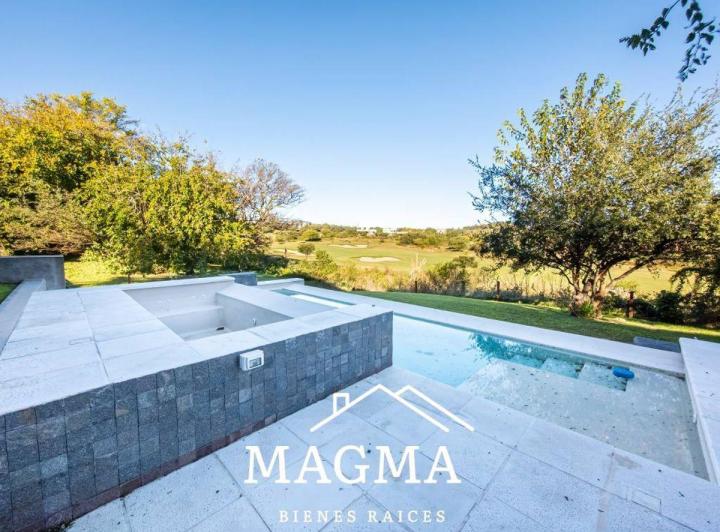 Casa · 500m² · 12 Ambientes · 3 Cocheras