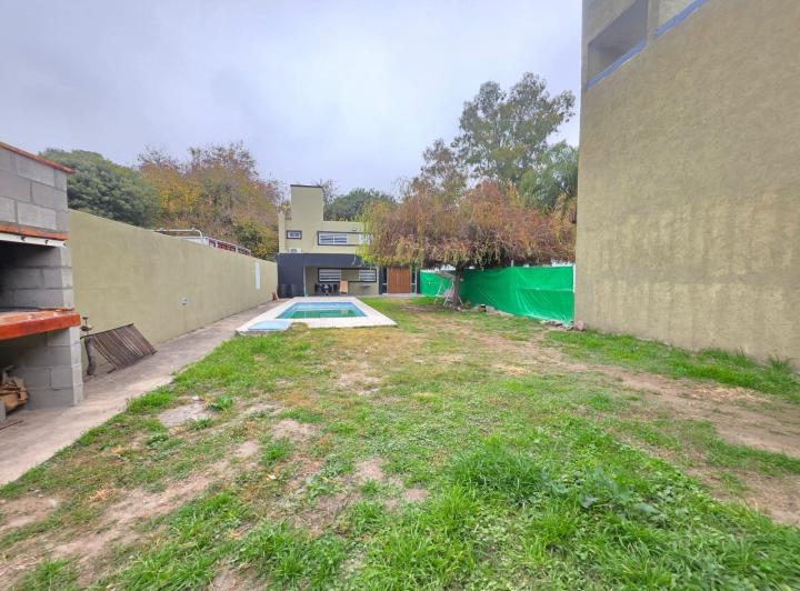 Casa · 120m² · 4 Ambientes · 7 Cocheras