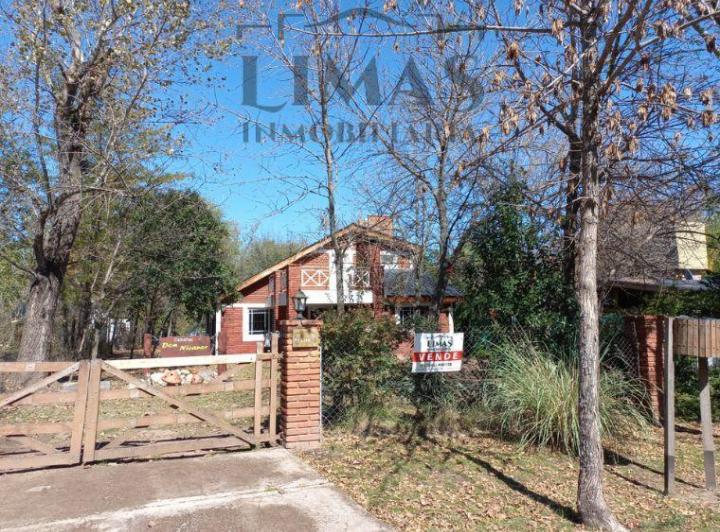 Casa · 200m² · 8 Ambientes · 2 Cocheras