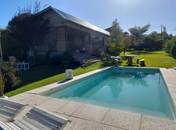 Casa · 140m² · 4 Ambientes · 3 Cocheras