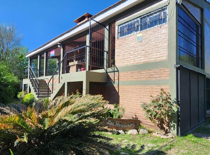 Casa · 300m² · 4 Ambientes · 2 Cocheras
