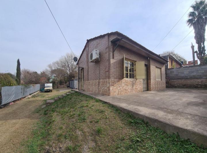 Casa · 50m² · 3 Ambientes · 2 Cocheras