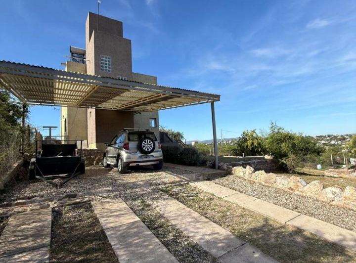 Casa · 110m² · 6 Ambientes · 1 Cochera