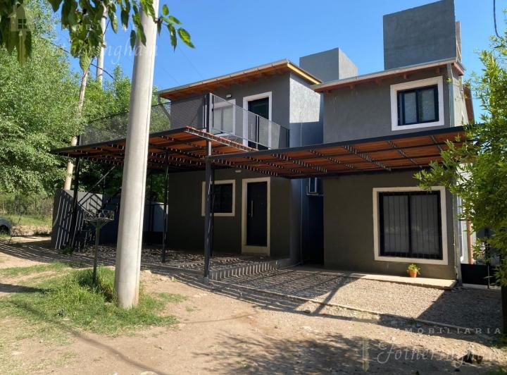 Casa · 217m² · 4 Ambientes · 1 Cochera