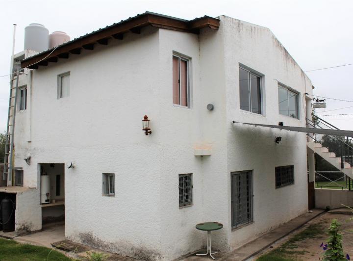 Casa · 350m² · 7 Ambientes · 4 Cocheras