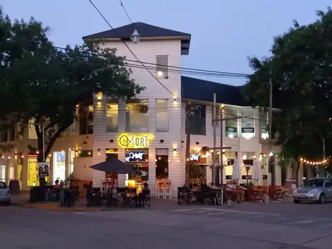 Local en Alquiler en Funes, Rosario