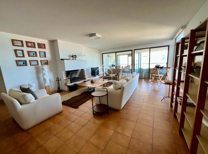Departamento · 5 Ambientes · 1 Cochera