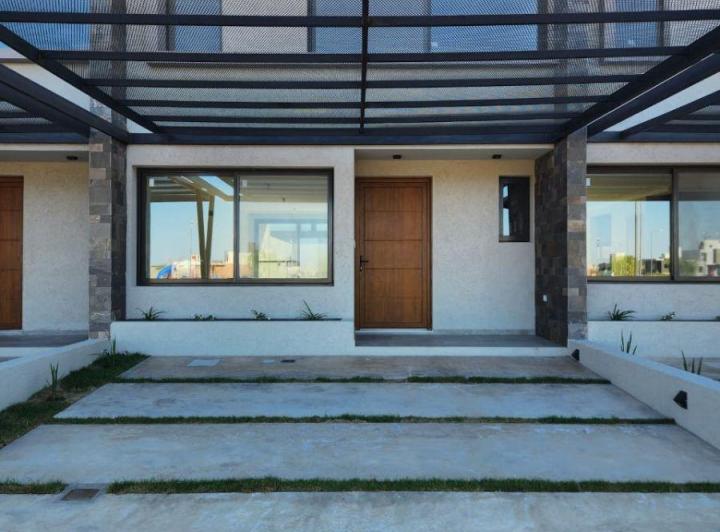 Casa · 170m² · 7 Ambientes · 2 Cocheras