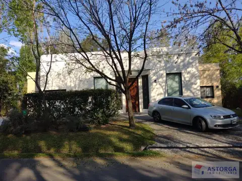 Casa en Venta en San Carlos Country Club, Countries y Barrios Cerrados en Malvinas Argentinas