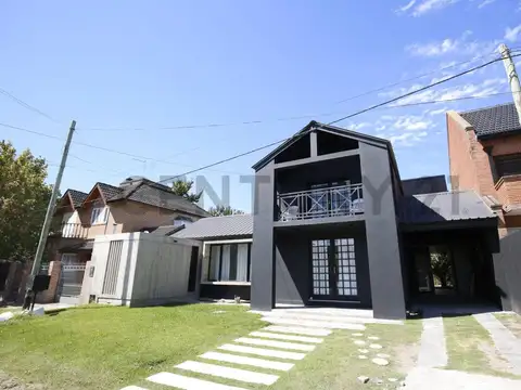 Casa en Venta en City Bell, Partido de La Plata