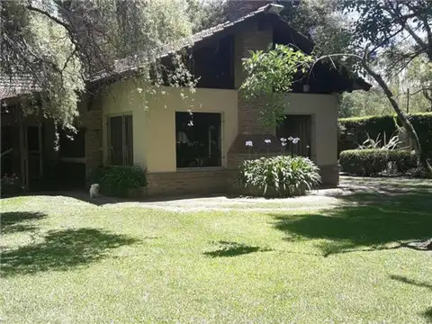 Casa en Venta en Los Robles del Monarca, Pilar