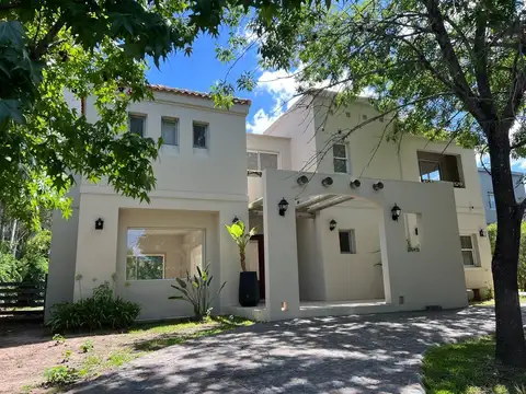 Casa en Venta en Saint Matthews, Countries y Barrios Cerrados en Pilar