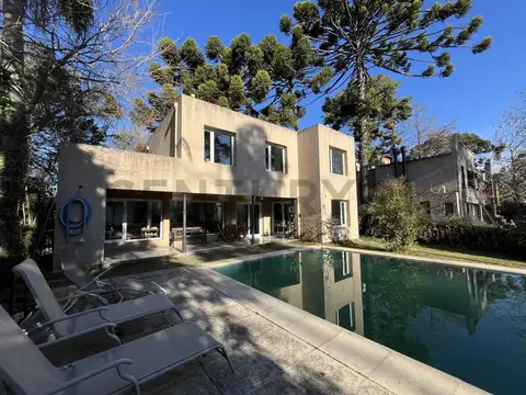 Casa en Venta en Barrio Parque Leloir, Partido de Ituzaingó
