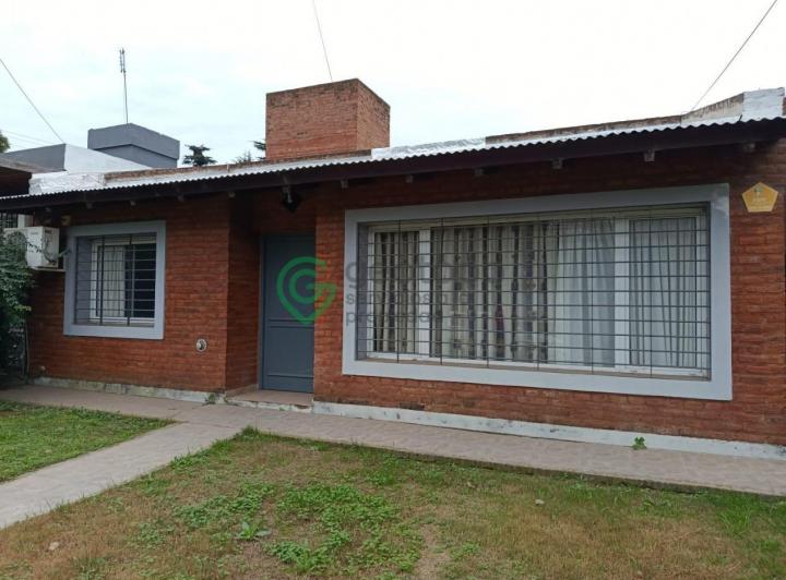 Casa · 209m² · 5 Ambientes · 1 Cochera