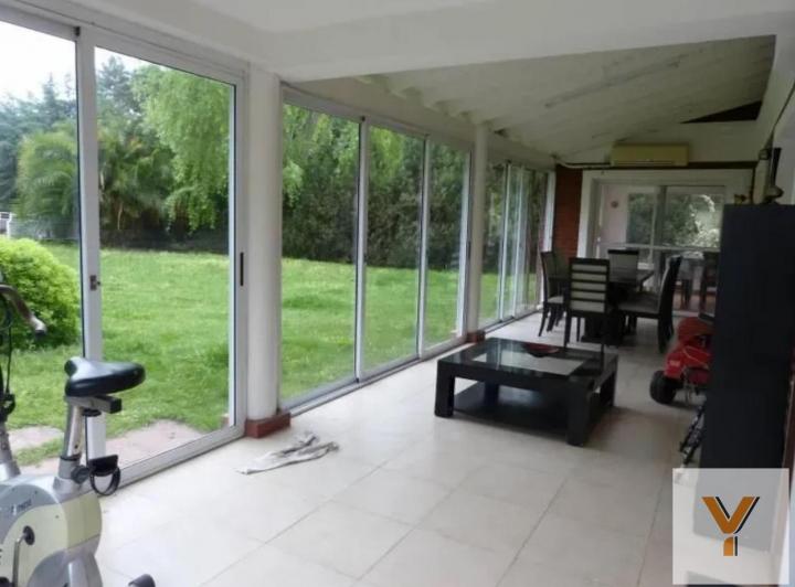 Casa · 320m² · 6 Ambientes