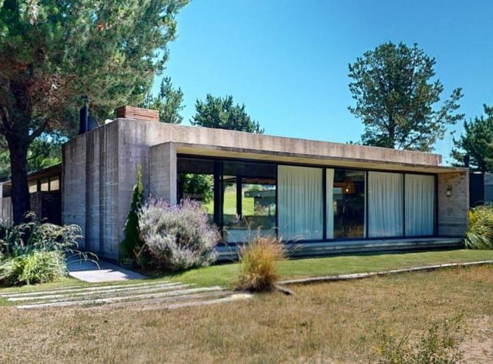 Casa · 170m² · 5 Ambientes · 2 Cocheras