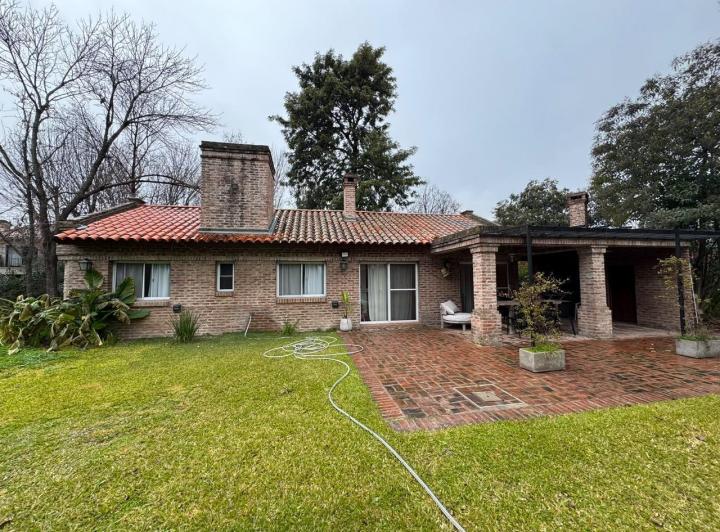 Casa · 1500m² · 4 Ambientes