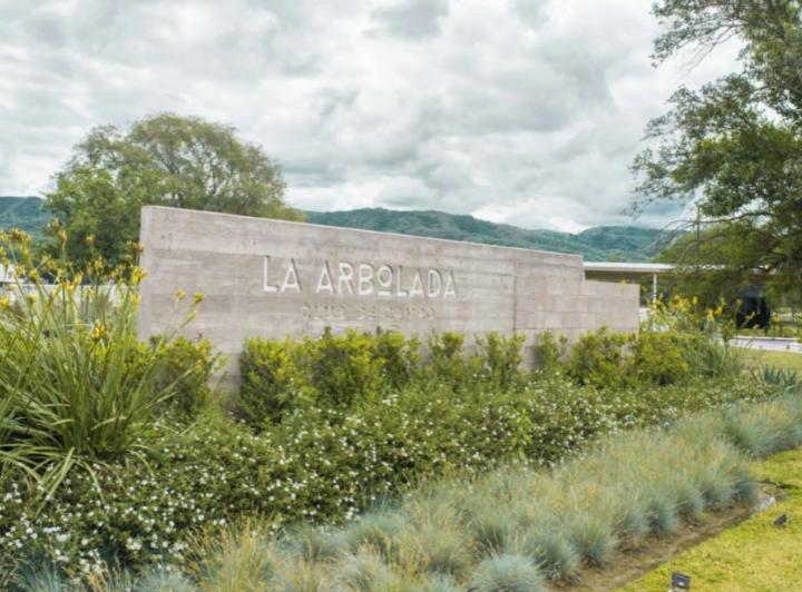Terreno · 1270m²