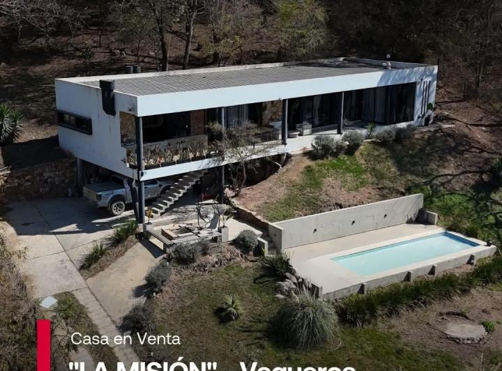 Casa · 270m² · 5 Ambientes · 2 Cocheras