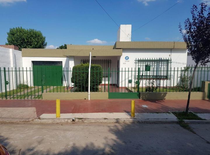Casa · 250m² · 6 Ambientes · 2 Cocheras