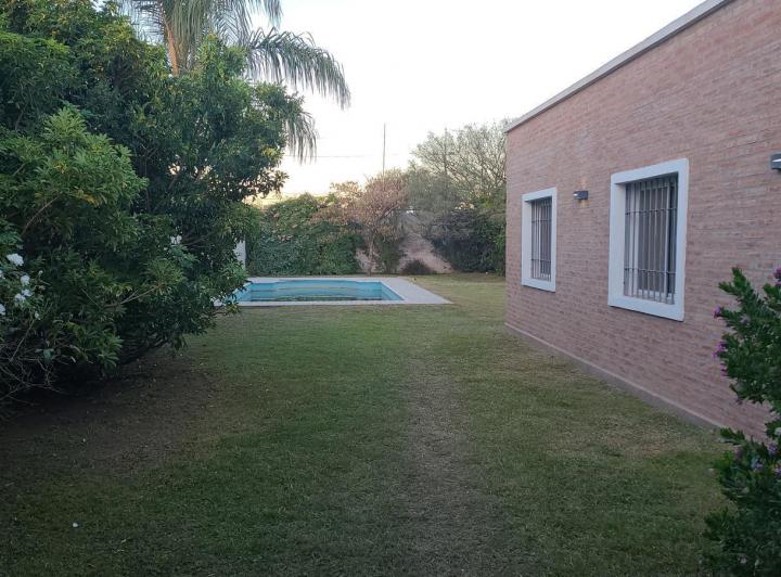 Casa · 270m² · 6 Ambientes · 2 Cocheras