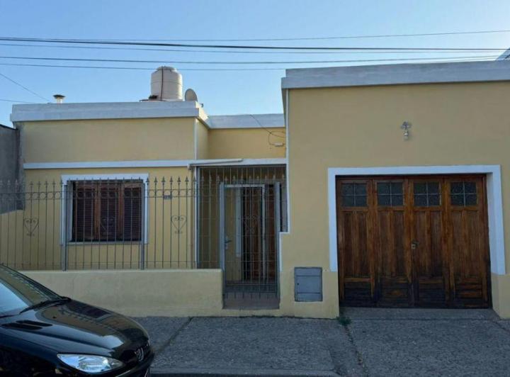 Casa · 128m² · 5 Ambientes · 1 Cochera