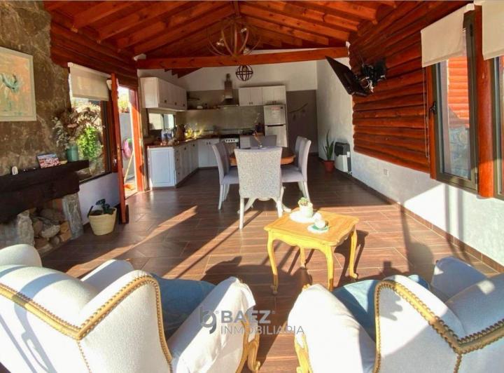 Casa · 260m² · 7 Ambientes · 2 Cocheras