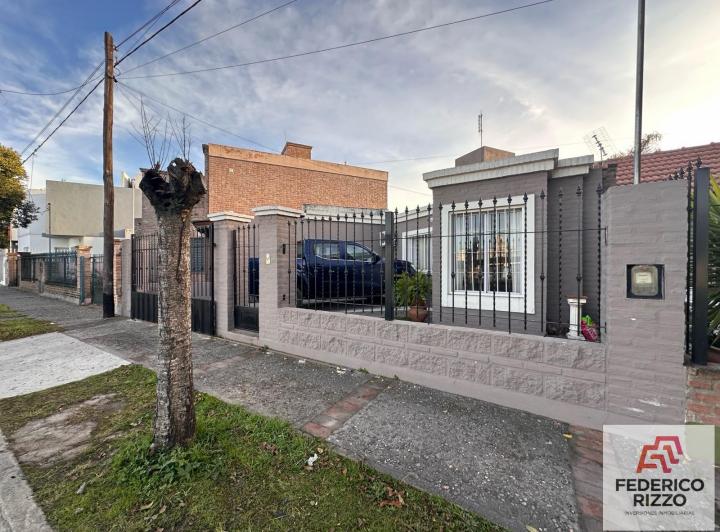 Casa · 33m² · 2 Ambientes · 1 Cochera