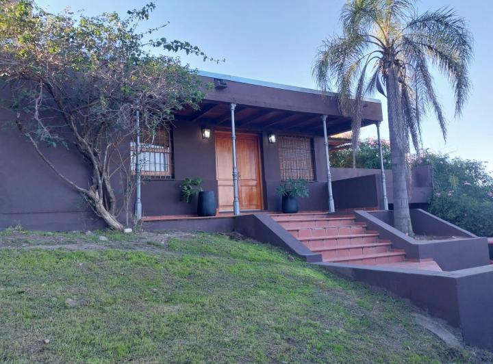 Casa · 240m² · 3 Ambientes · 2 Cocheras