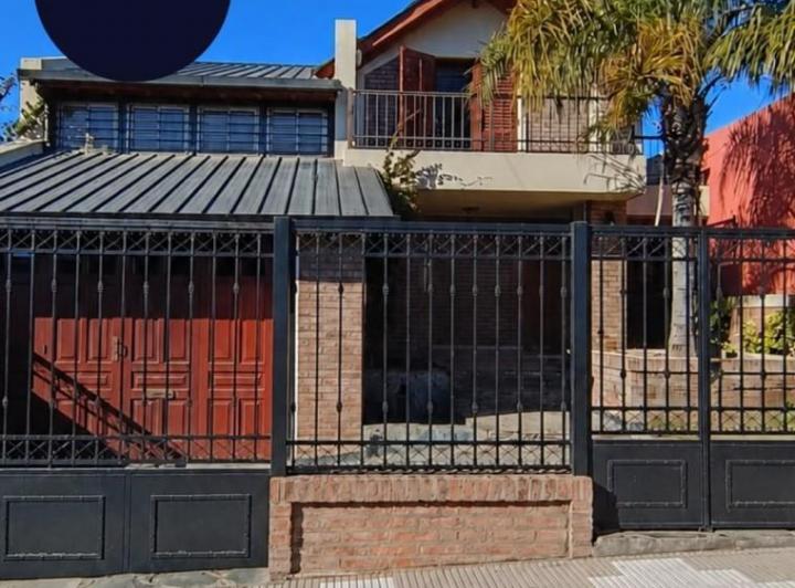 Casa · 216m² · 3 Dormitorios