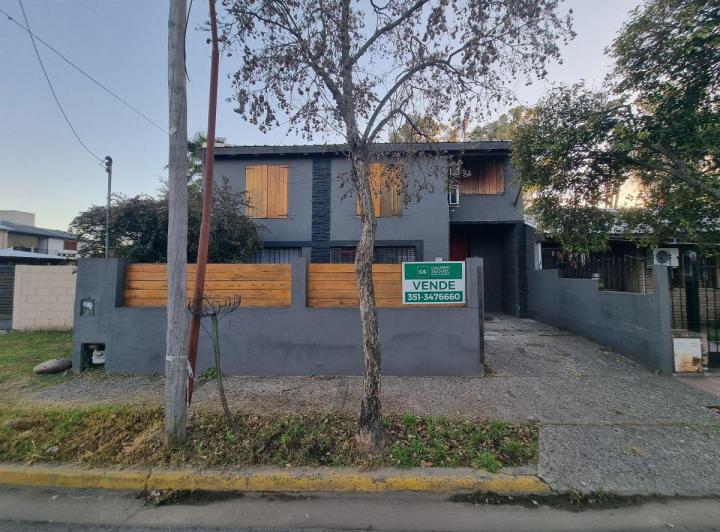 Casa · 148m² · 5 Ambientes · 1 Cochera