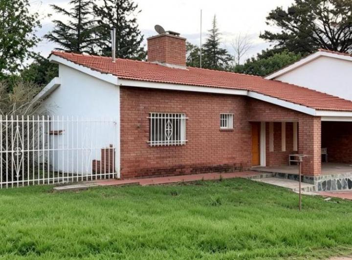 Casa · 207m² · 7 Ambientes · 1 Cochera