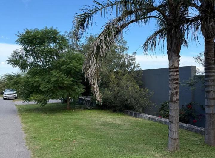 Casa · 580m² · 4 Ambientes · 2 Cocheras