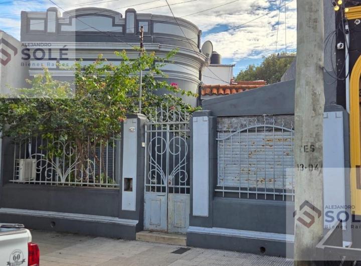 Casa · 183m² · 8 Ambientes · 1 Cochera