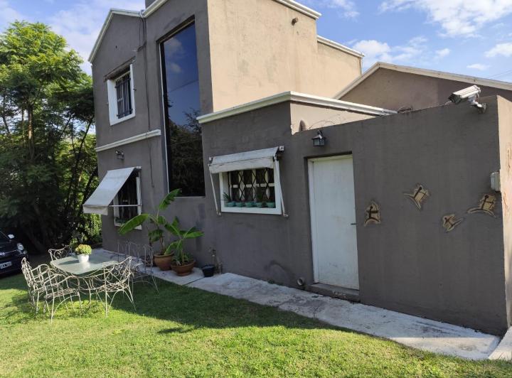 Casa · 290m² · 3 Dormitorios · 2 Cocheras