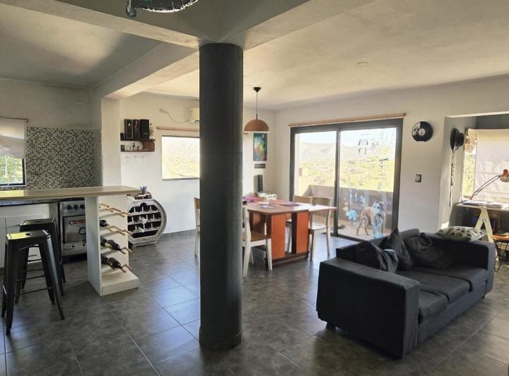Casa · 80m² · 4 Ambientes · 2 Cocheras